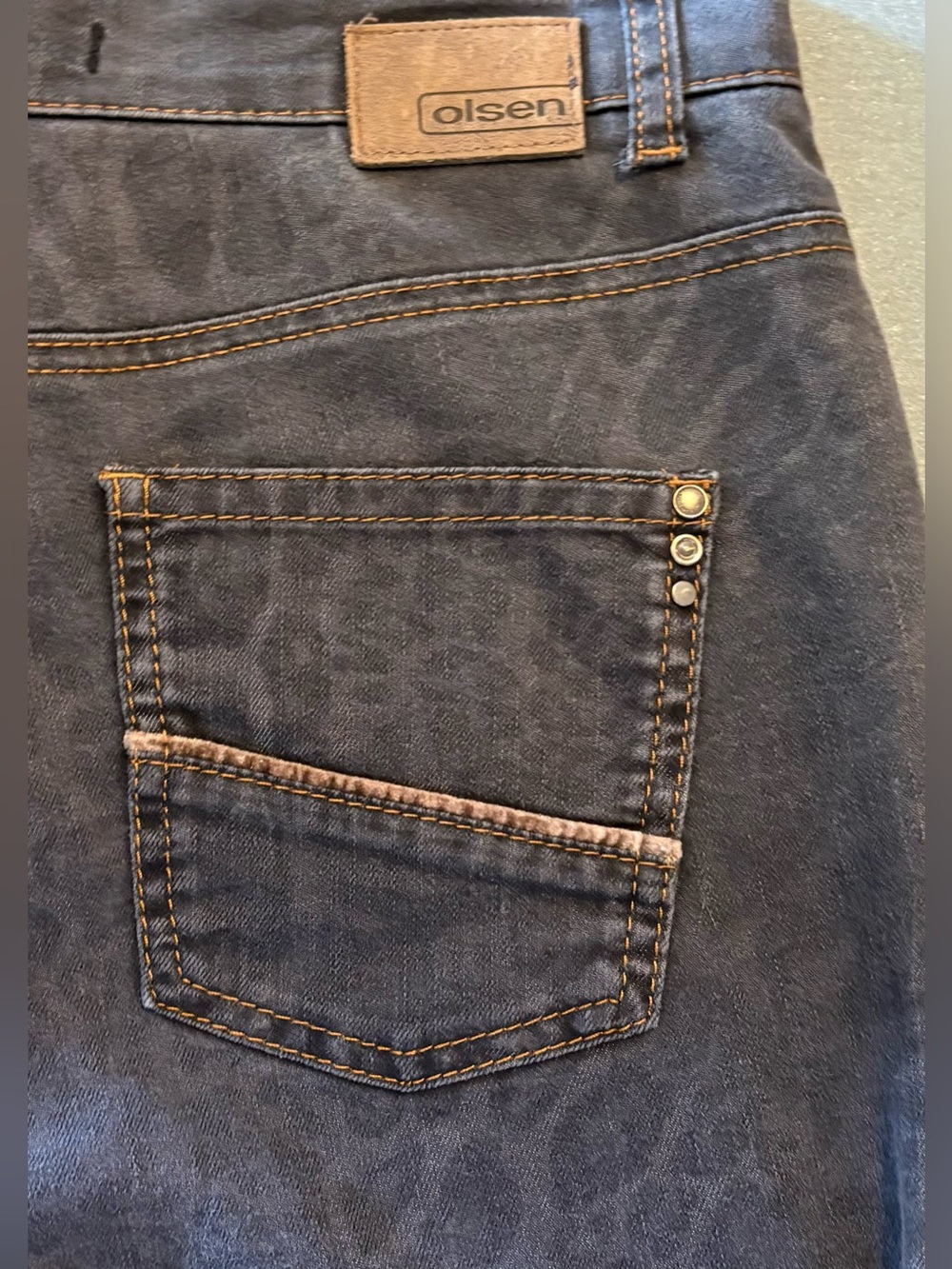 Olsen “Mona” Hi-Waist Straight Slim Cut Leg Power Stretch Tonal Animal Print(10) - Picture 5 of 9